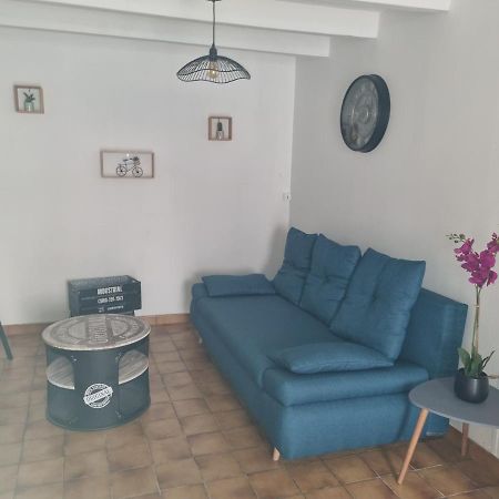 Jolie Petite Maison Dans Village Fortifie Brigueuil Екстериор снимка
