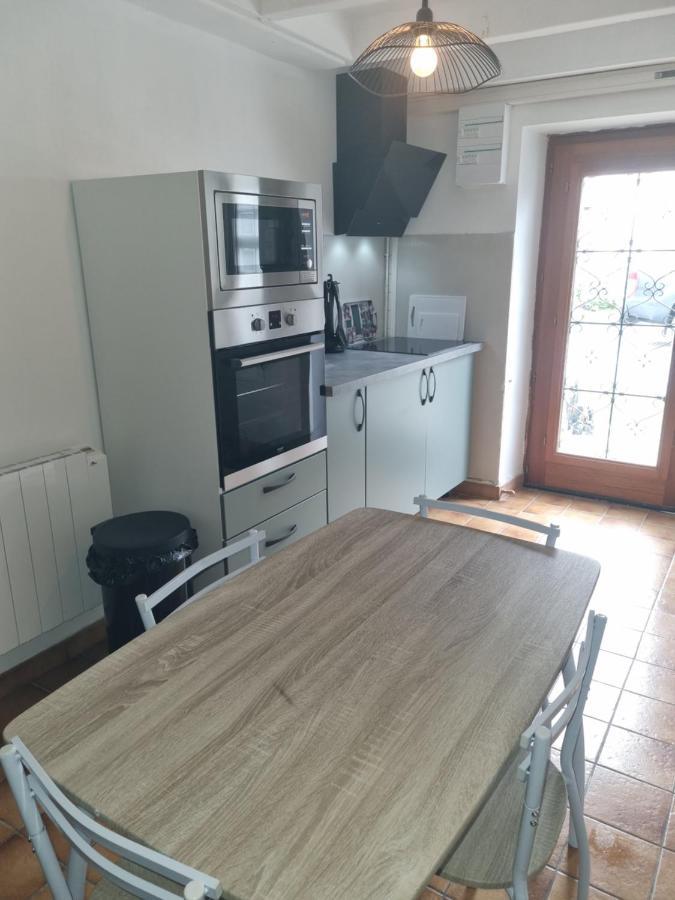 Jolie Petite Maison Dans Village Fortifie Brigueuil Екстериор снимка