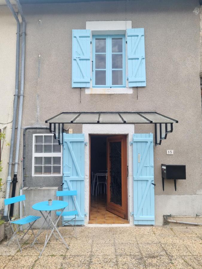 Jolie Petite Maison Dans Village Fortifie Brigueuil Екстериор снимка